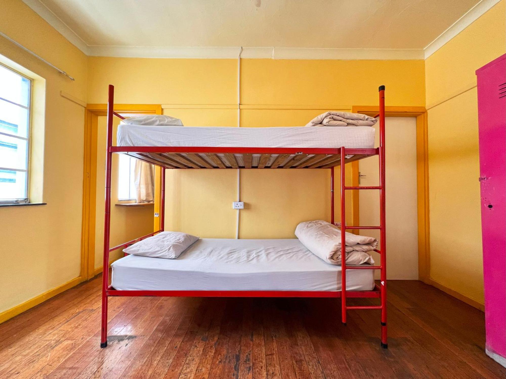 Хостел Long Street Backpackers (Adults Only) Кейптаун Екстер'єр фото